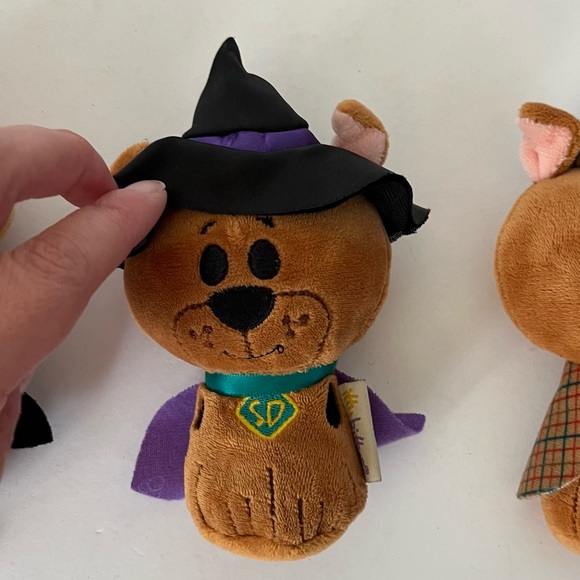 Hallmark Itty Bittys Scooby-Doo Halloween Plush Vampire Witch Sherlock Holmes - Picture 6 of 6